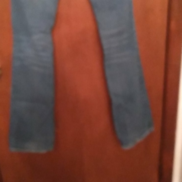 Women's distressed jeans - Picture 7 of 9